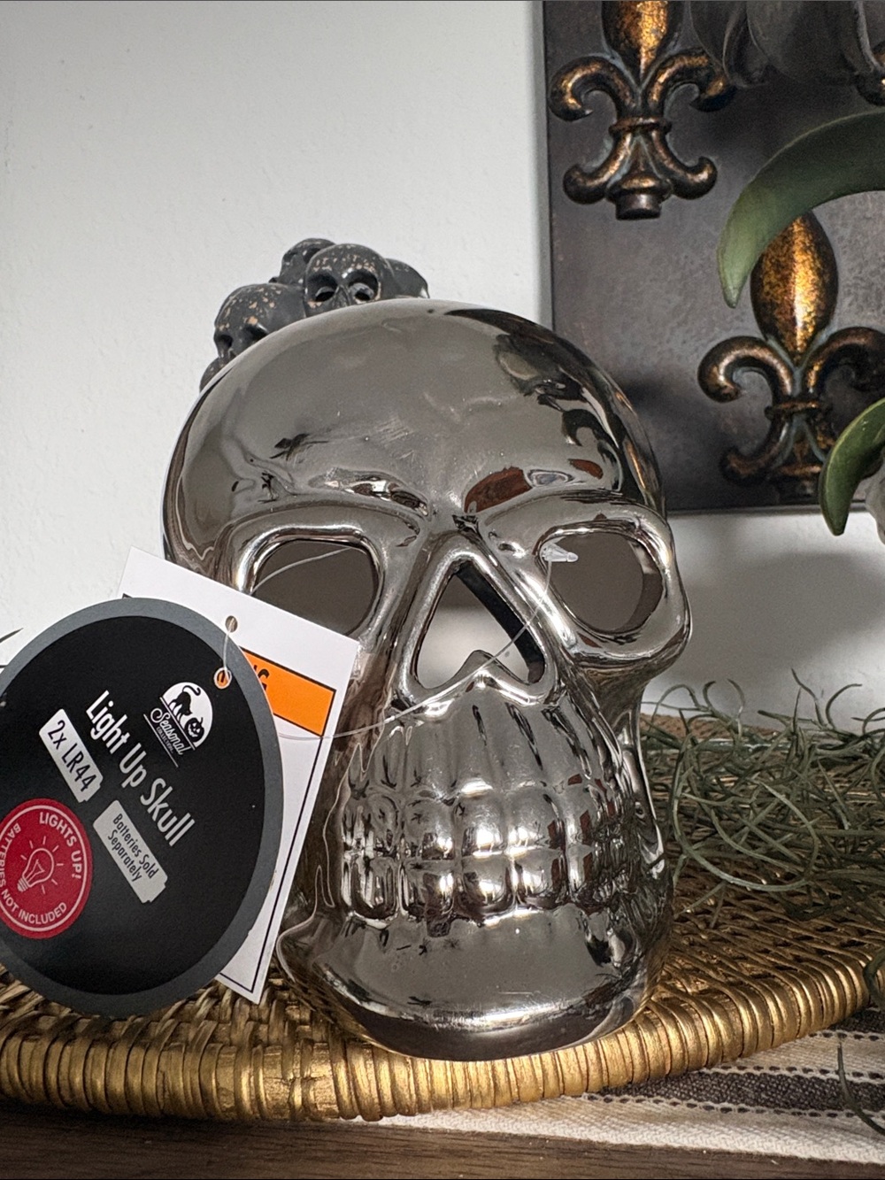 🆕Chrome Ceramic Skull Light Up Decor